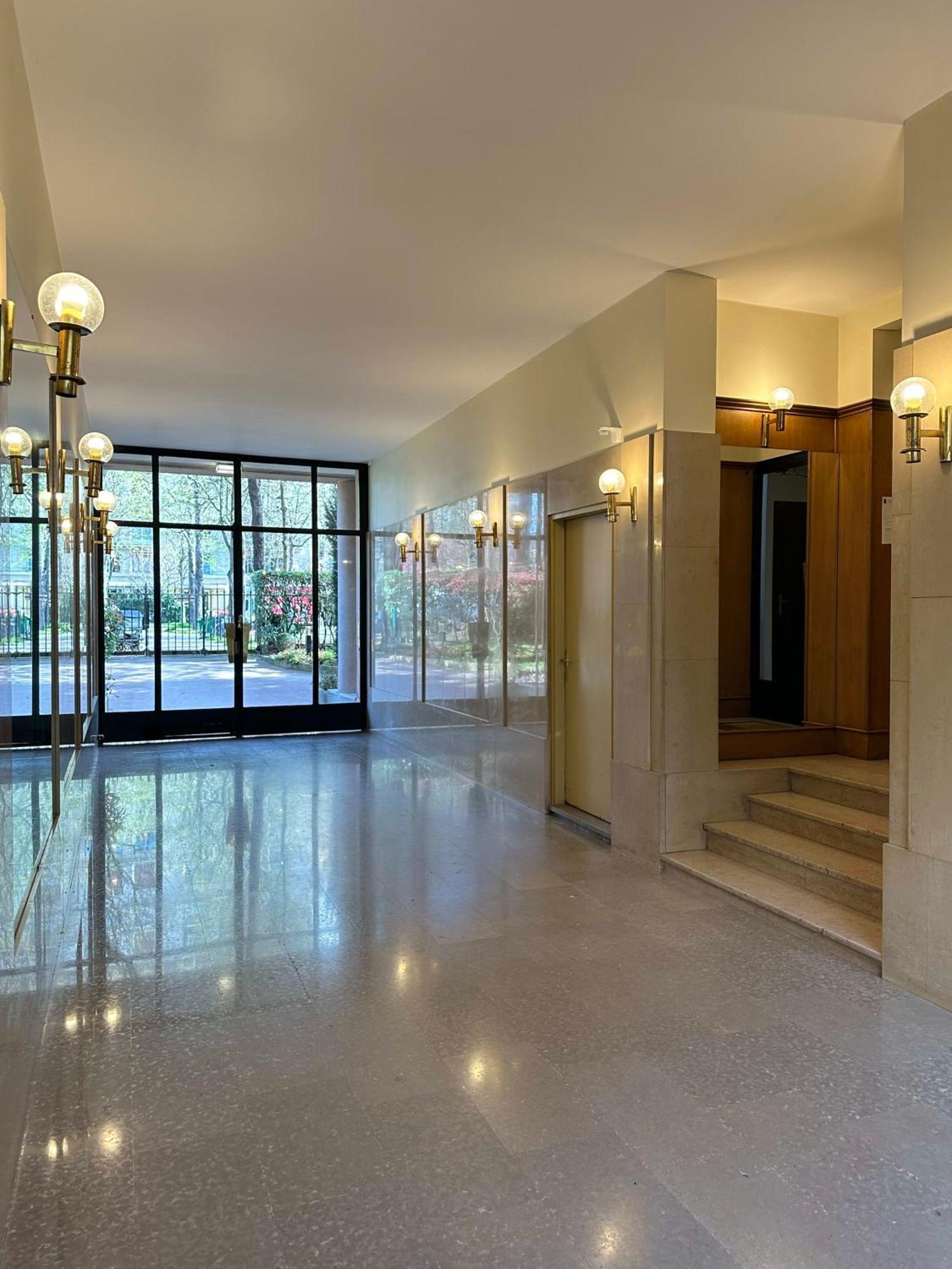 Stylish Apartment With A Balcony In باريس المظهر الخارجي الصورة