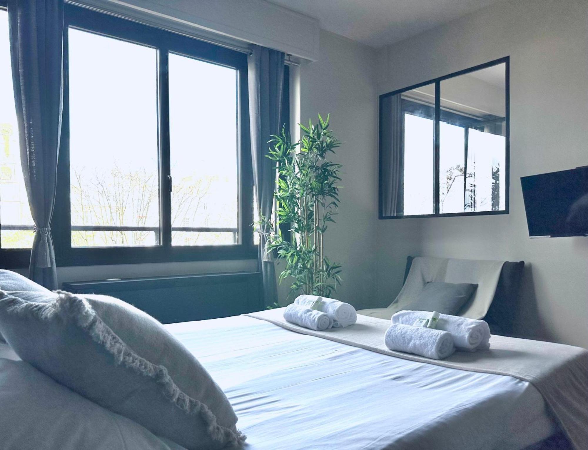 Stylish Apartment With A Balcony In باريس المظهر الخارجي الصورة