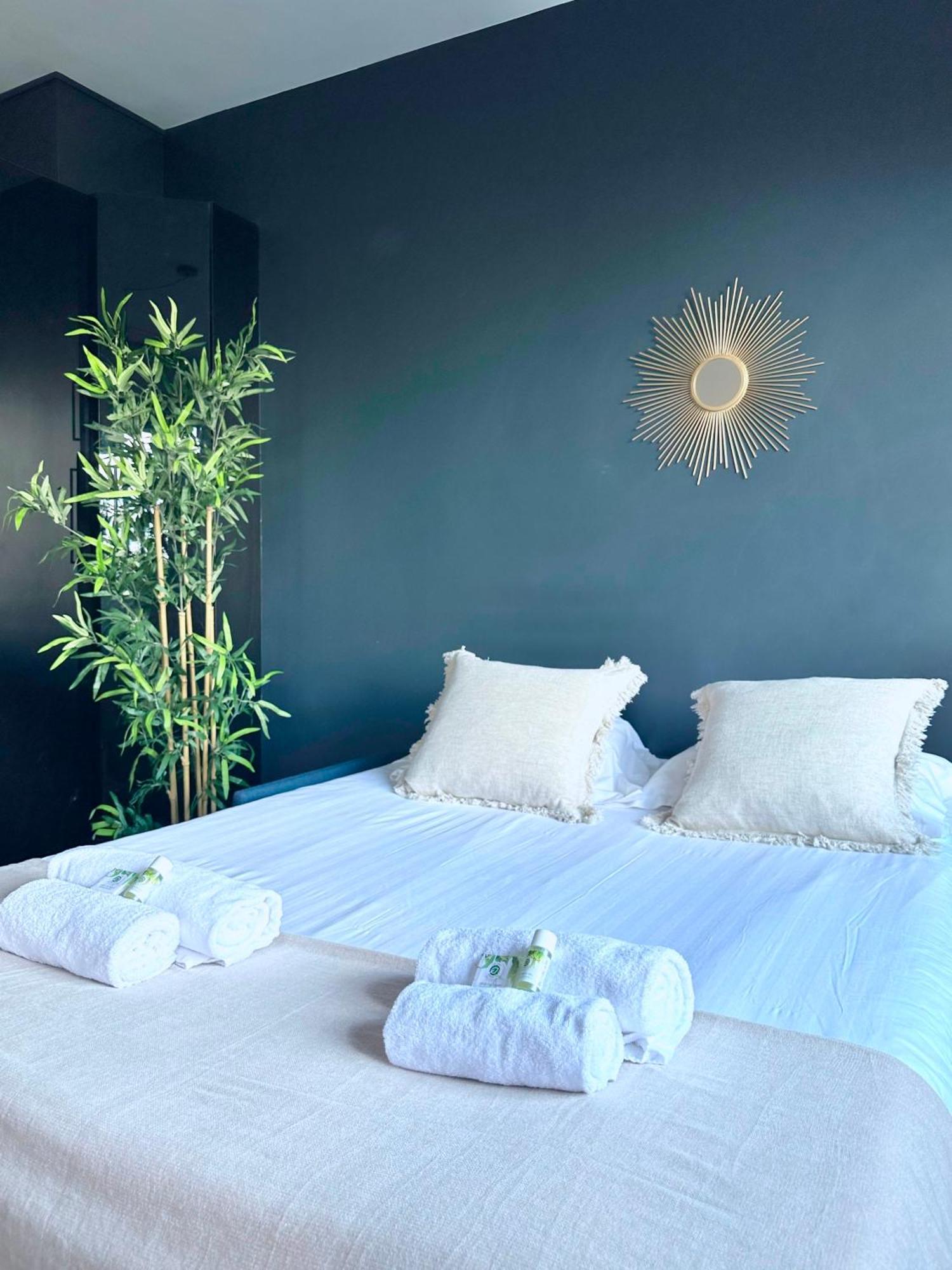Stylish Apartment With A Balcony In باريس المظهر الخارجي الصورة