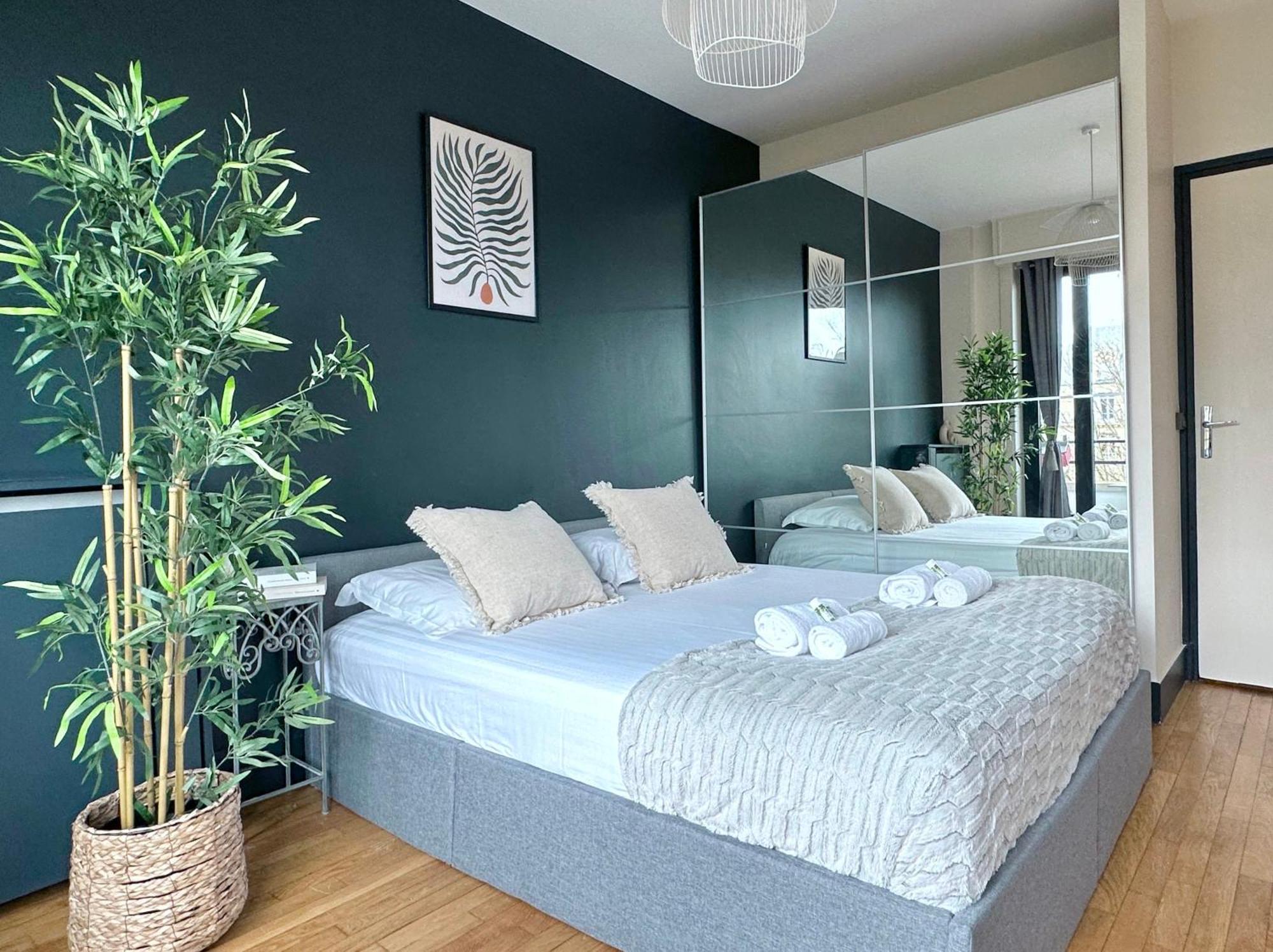 Stylish Apartment With A Balcony In باريس المظهر الخارجي الصورة